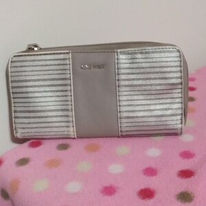 NINE WEST WOMEN'S WALLET